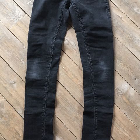 Never Denim svart jeans størrelse 25