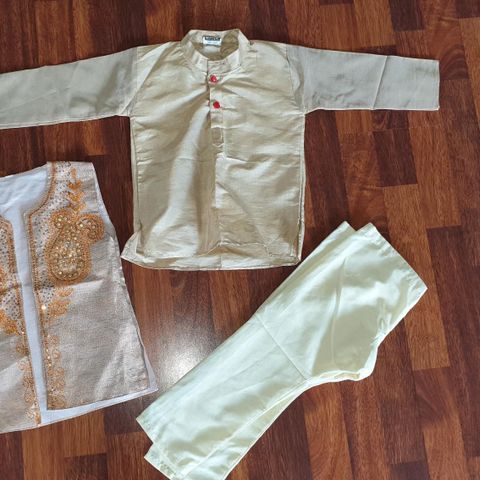 Indisk /pakistansk fin klær til barn 1-2 år