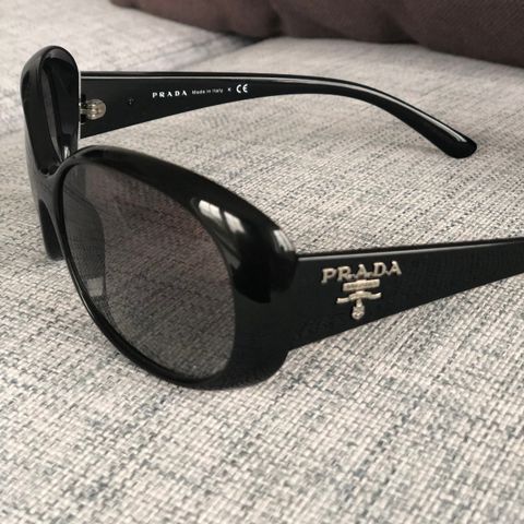 Prada briller