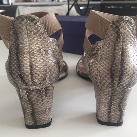 Lekre sandaler fra Stuart Weitzman str 36.5