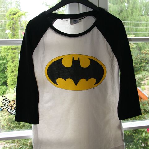 Stilig Batman Classic Logo T-shirt / genser - størrelse M (str. 6)