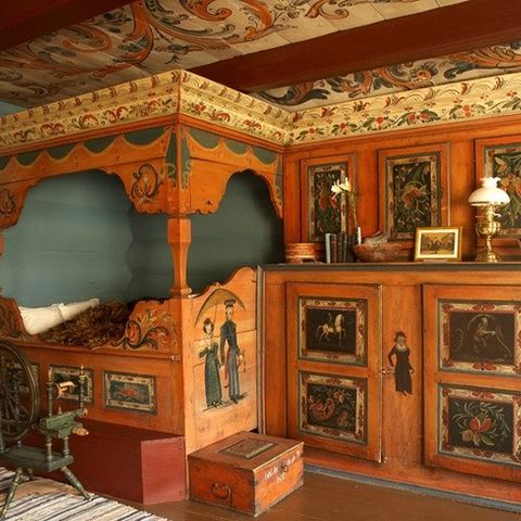 Gamle rosemalte dører og interiør fra 1700 og 1800 tallet ønskes kjøpt
