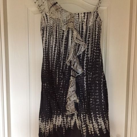 Riccovero kjole str 34, 100% silke, brukt to ganger