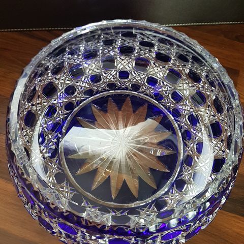 Vakker og usedvanlig dekoraktiv krystallglass