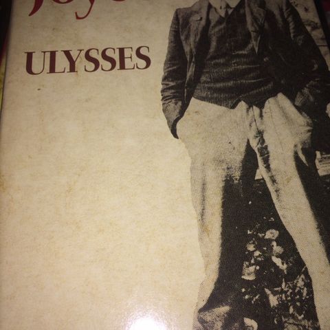 Ulysses del 1 og 2 av James Joyce til salgs.