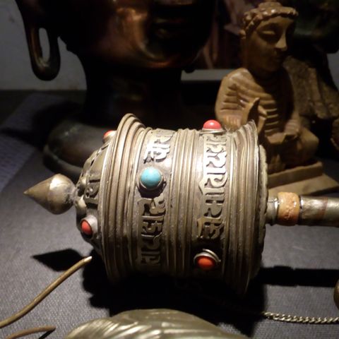 Bronse Antikk Tibetansk Bønnehjul med ekte Turkis og Carnelian steiner