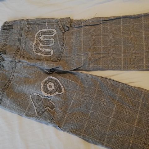 NY og Ubrukt BRUBACHER-mini bukse/lyse jeans med kule detaljer str 92/2 år.