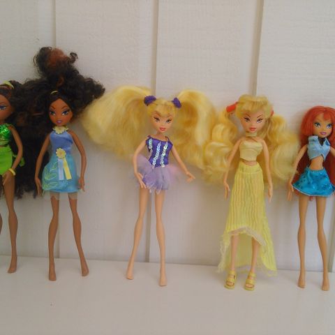 Winx Club dukker fra 2004-2005. Nå 1 igjen.