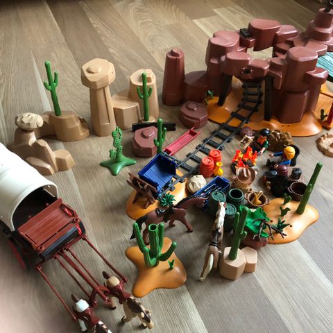 Større Playmobil samling selges