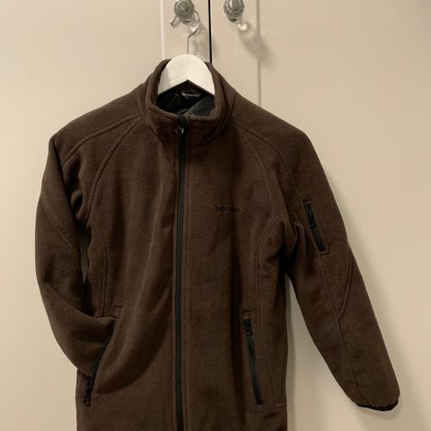 Varm og anvendelig SKOGSTAD jakke, brun - flisjakke - str 10 år, selges!