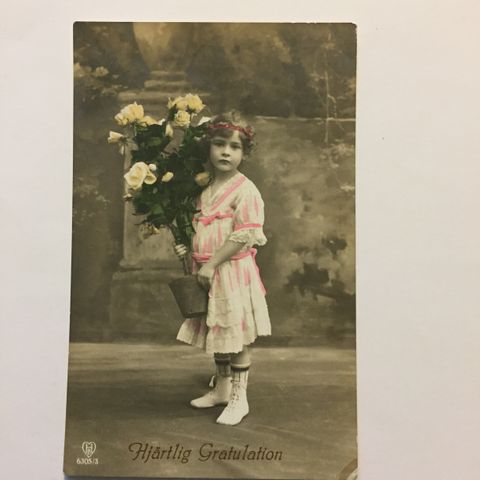 Barn og blomster, gamle kort   kr. 10,-pr.stk