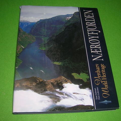 Praktbok: Nærøyfjorden (2006)