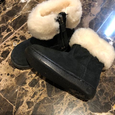 Ugg sko str 22,5