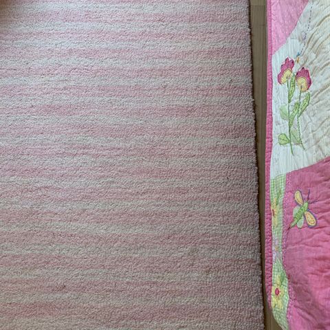 Pent kvalitets ULL teppe fra POTTERYBARN kids - ullteppe rosa og hvitt.
