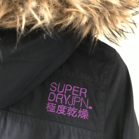 Varm og god vinterjakke fra SuperDry str M/L