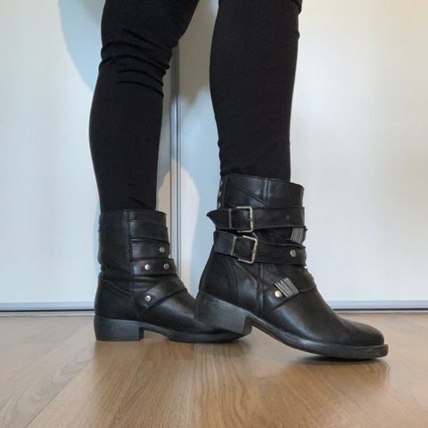 Biker boots i skinn str. 36