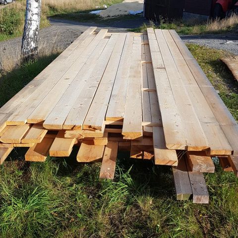 rimelige materialer rett fra sagbruk,