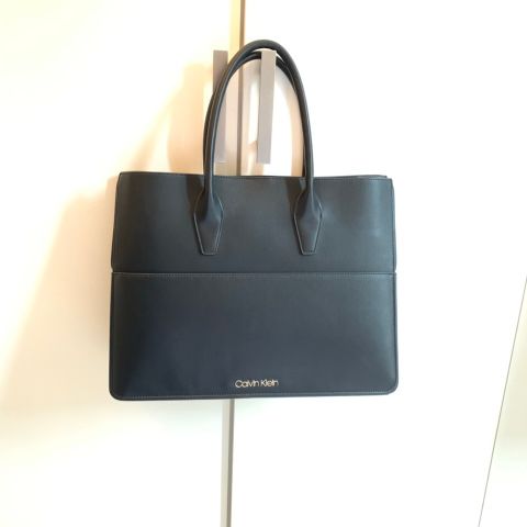 Calvin Klein - Assorted LRG tote. Helt ny (ubrukt)