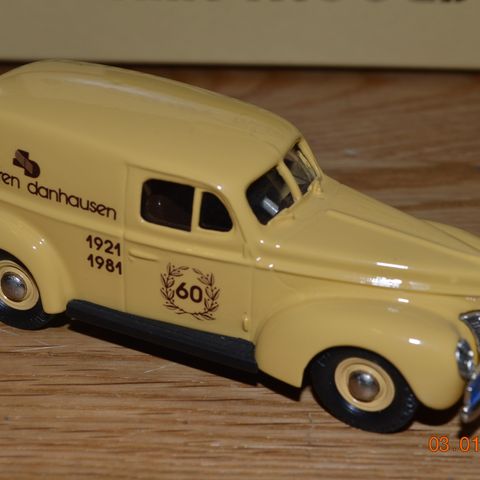 Brooklin models BRK 9, Ford sedan delivery 1940, Spielwaren Danhausen beige
