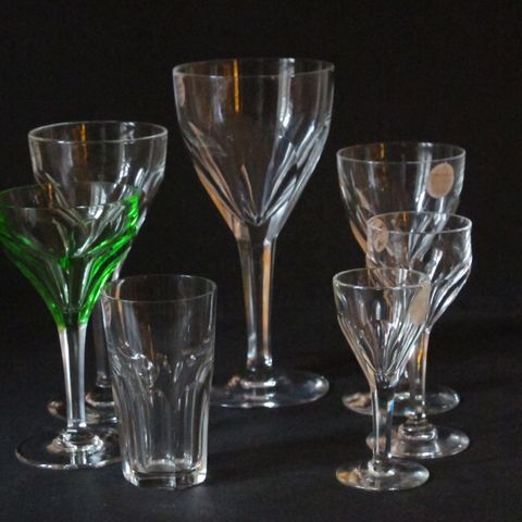 Hadeland glass Bernhard 1927-1962 Se mine andre annonser mange sider lengre ut.