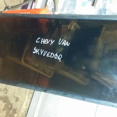 Chevy Van skyvedør vindu