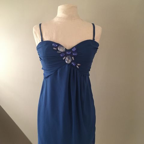 Nydelig blå kjole kr. 70