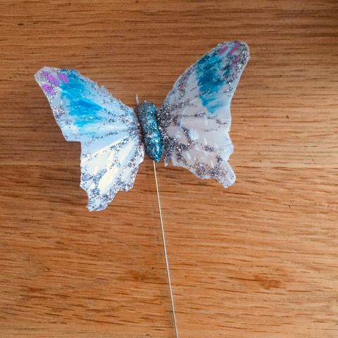 Sommerfugl med glitter - dekorasjon pynt