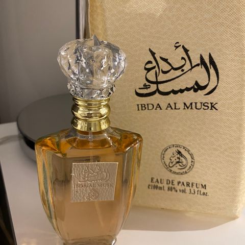 Musk perfum til Dame  100 Ml  til salg !