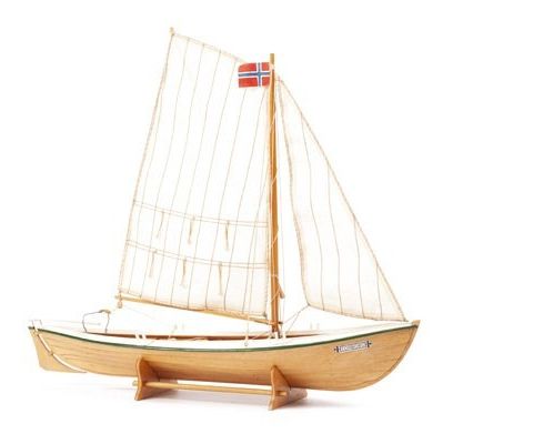 1:20 TORBORG - WOODEN HULL