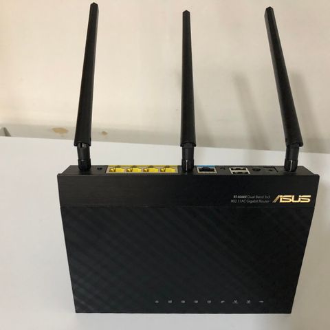 Asus Gigabit router RT-AC66U selges