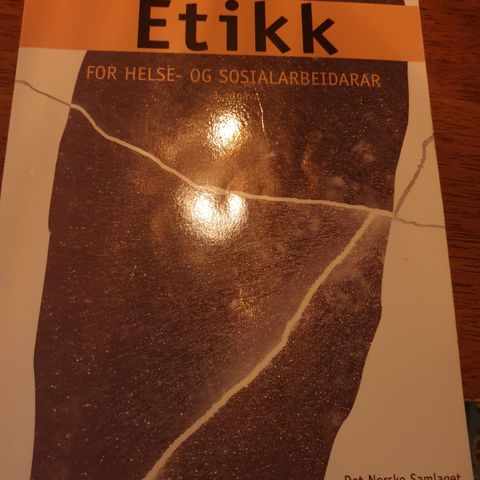 Etikk - for helse- og sosialarbeidarar fagbok