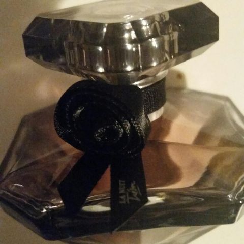 LANCOME TRESOR LA NUIT!!