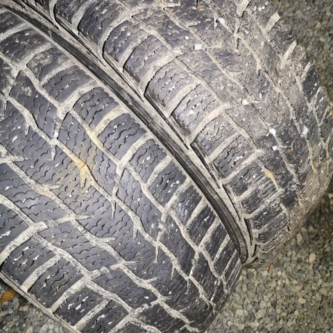 2stk Vinterdekk NOKIAN HAKKAPELIITTA CR3 205/70/15C 106/104R