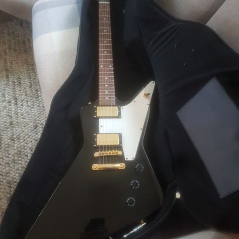 Epiphone explorer