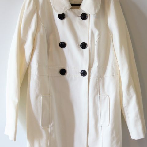 Fin hvit jakke fra Laredoute. Str 44