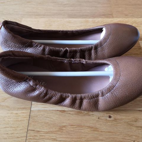 Bella Ballet Flat by Eloire, str 35