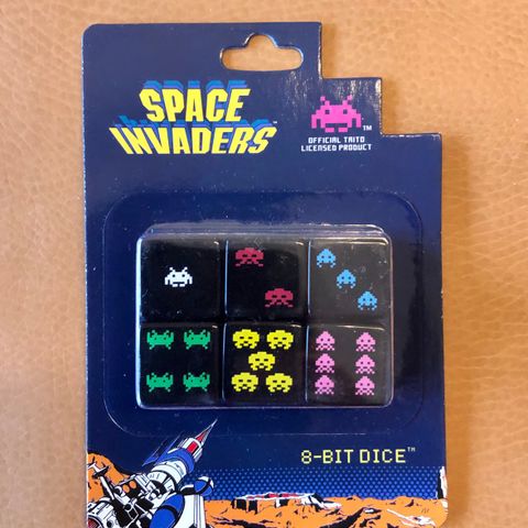 Space Invaders: 8-Bit Dice - Nye og uåpnet