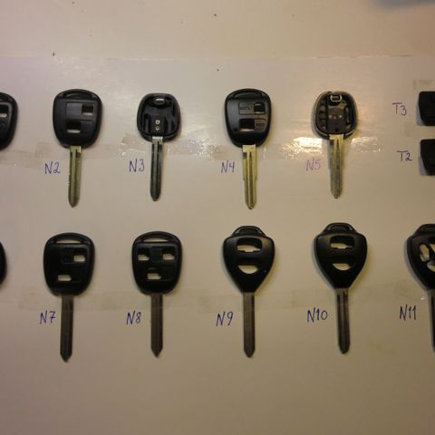11 typer Toyota nøkler  Tilsalgs,  Kan Kode nøkkel i Bergen.