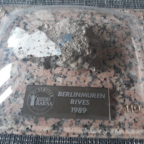 Stein Berlinmuren samleobjekter