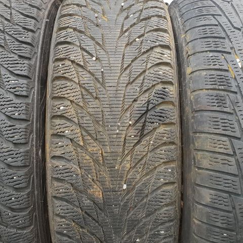 3 - nokian hakkapeliitta - 205/65R15 - vinterdekk på felg