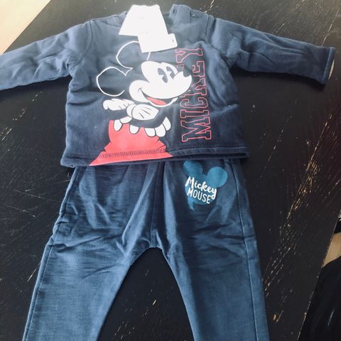 Mickey Mouse joggedress str 68