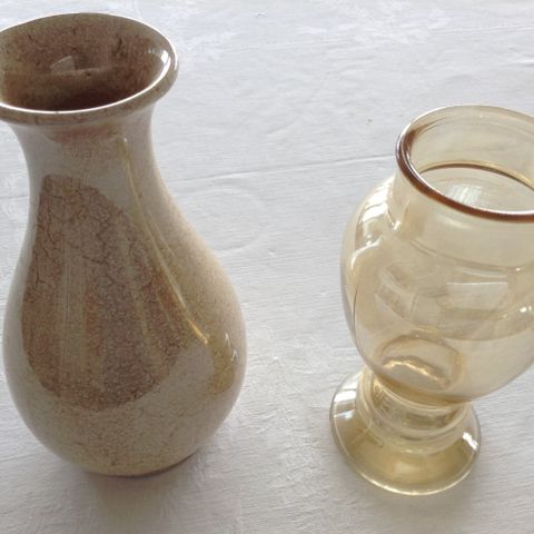 RETRO  Vaser i god stand, glassvase og keramikk-vase, 30 kr/stk.