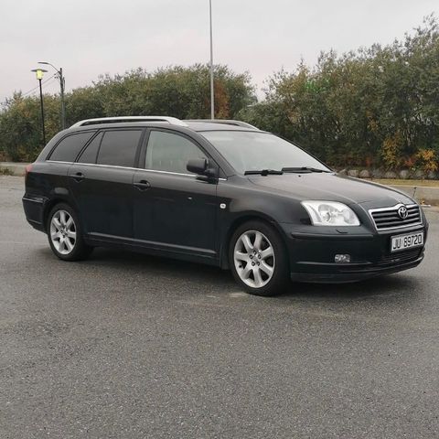 Toyota Avensis JU89720 deler / delebil 2005 stasjonsvogn . Bensin 2.0 automatgir