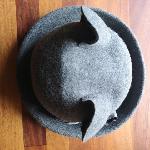 To kule ull hatter med ører / kattehatt