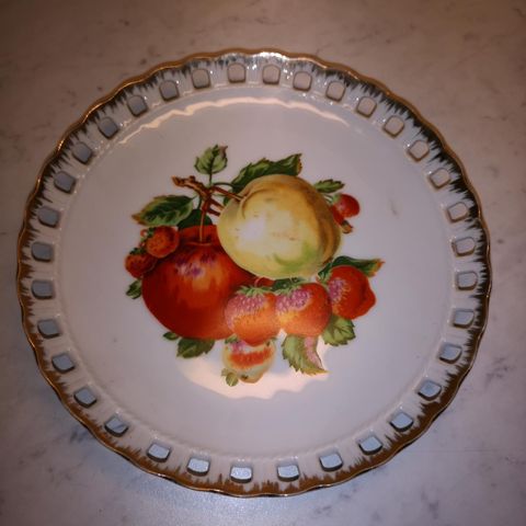 Fruktfat med gullkant 20.5 cm