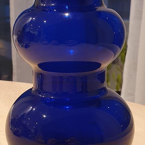 Vase i blått glass