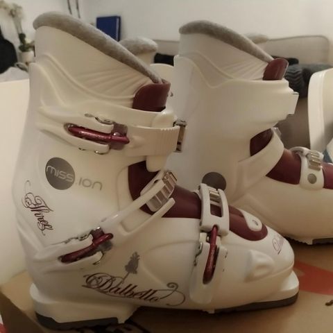 Nye dalbello skiboots 289 mm