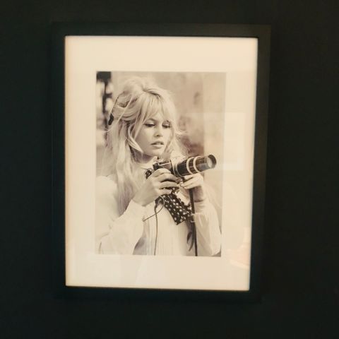 Flott sort hvitt bilde  Birgitte Bardot  ramme m passpartui .Boligstyling