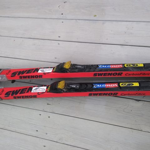 Swenor Carbon Fibre rulleski selges