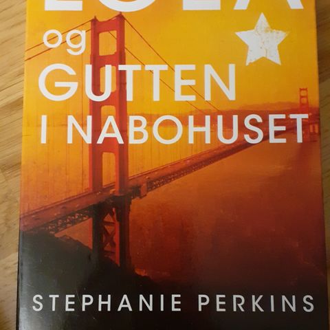 LOLA OG GUTTEN I NABOHUSET - Stephanie Perkins. FANTASTISK LESING!